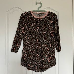 🇨🇦 Dotty Leopard and lace baseball t size xs -Toronto label